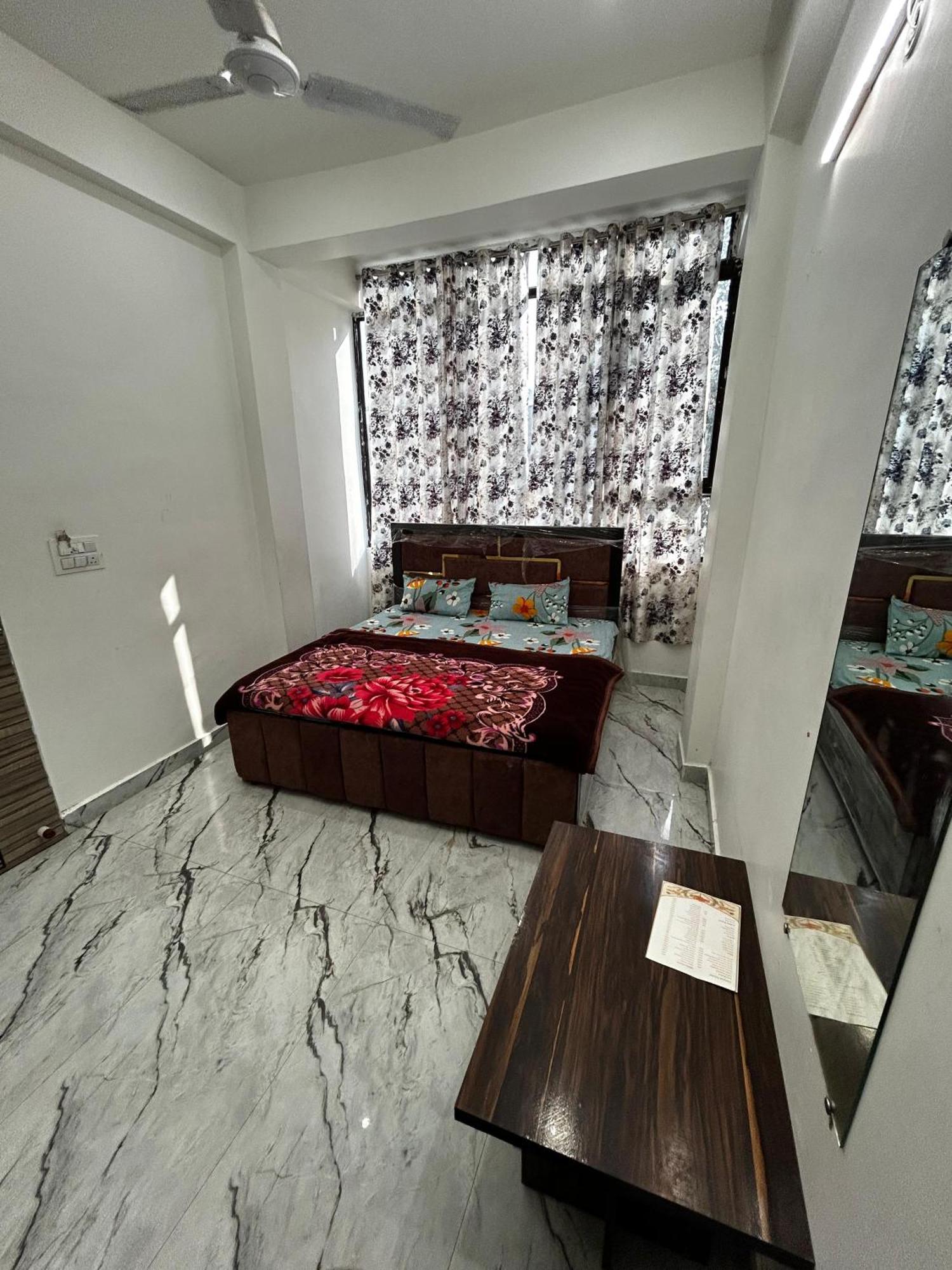 Shri Prabhu Dham 5*