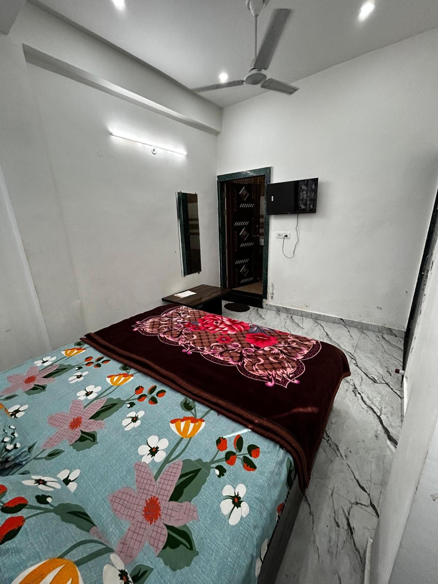 Hotel Shri Prabhu Dham